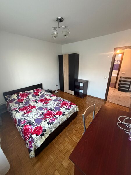 Eroii Revolutiei, 2 camere, decomandat