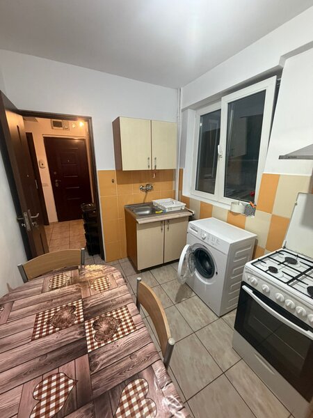 Eroii Revolutiei, 2 camere, decomandat